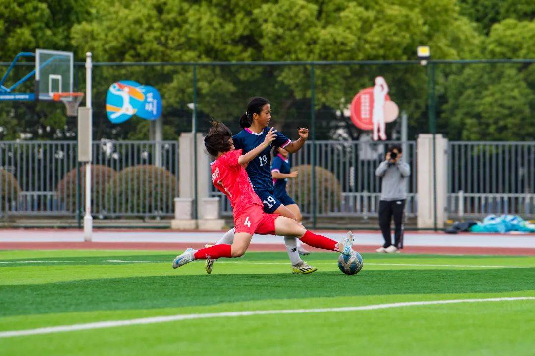 关于选手技艺精湛，女足比赛成绩斐然的信息