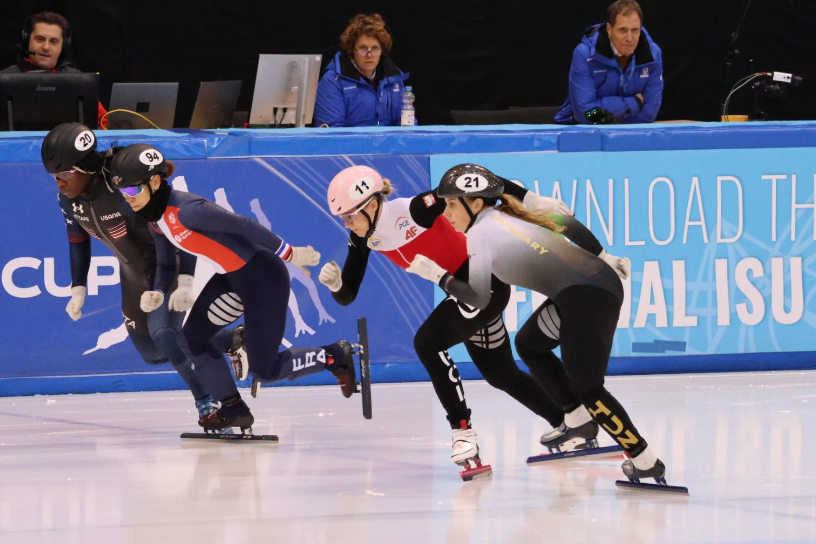 冰岛队被匈牙利击溃，小组赛苦不堪言