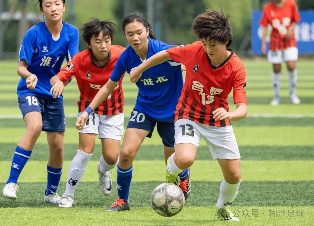 PG中国登录入口-女足运动员表现出色，赢得观众喝彩