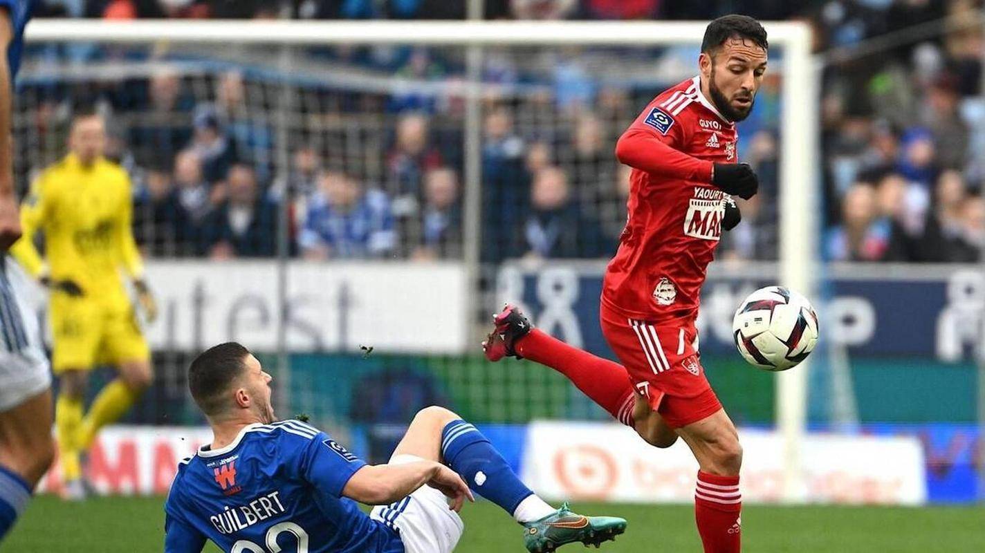 安格斯队客场逼平，法甲保级前途未卜的简单介绍