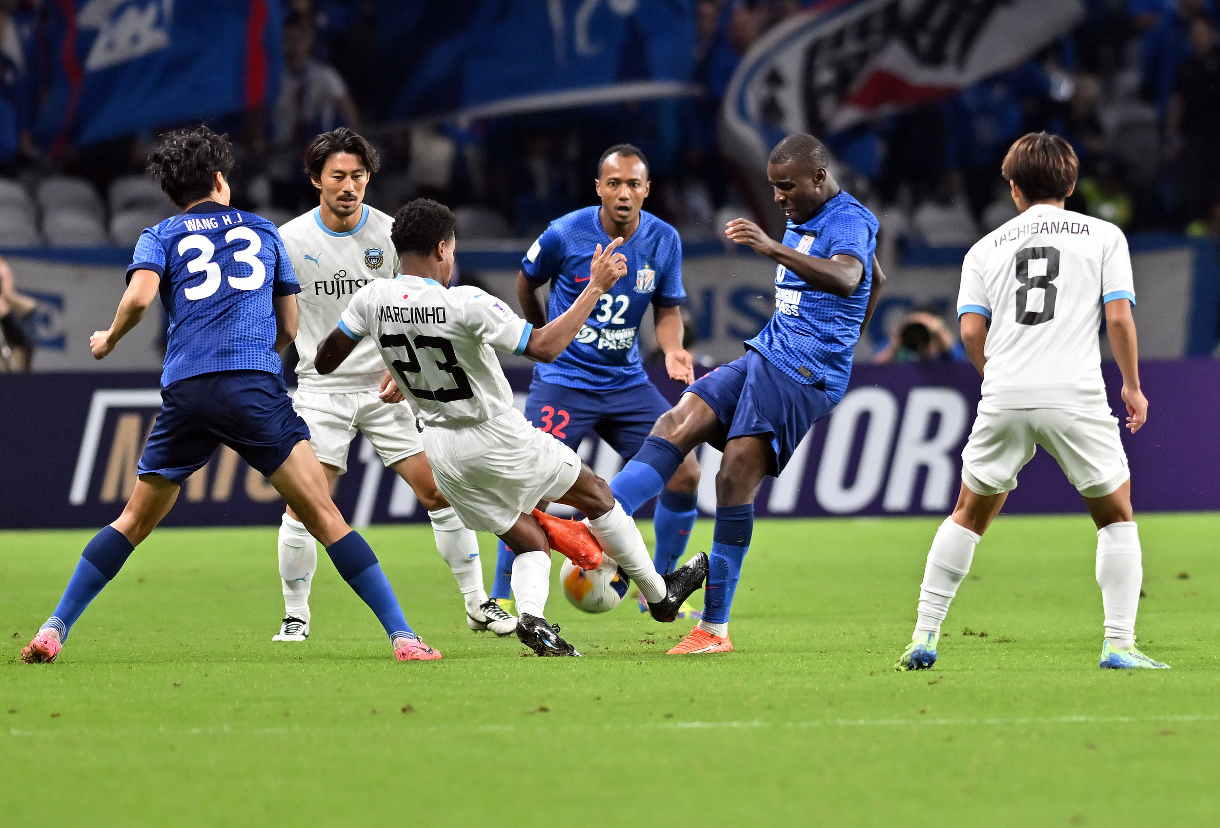 关于精彩的足球比赛场面让全场观众沸腾起来的信息