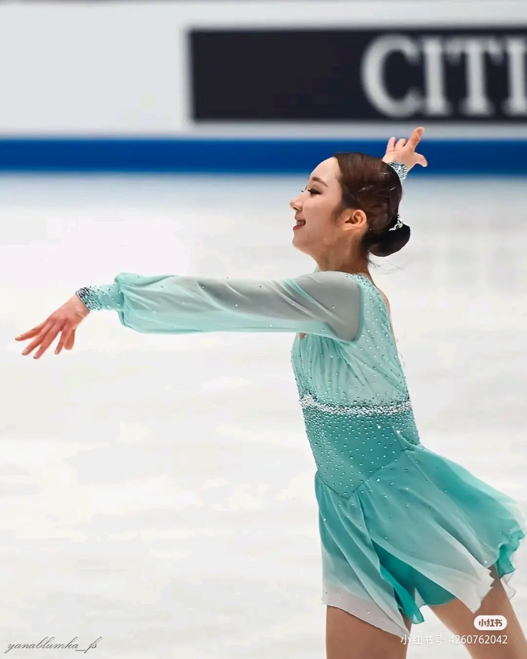 PG电子线上登入-花样滑冰比赛华丽转体争取最高分数的简单介绍