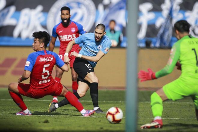 PG中国登录入口-卓尔客场大胜广州富力，稳固积分榜前列