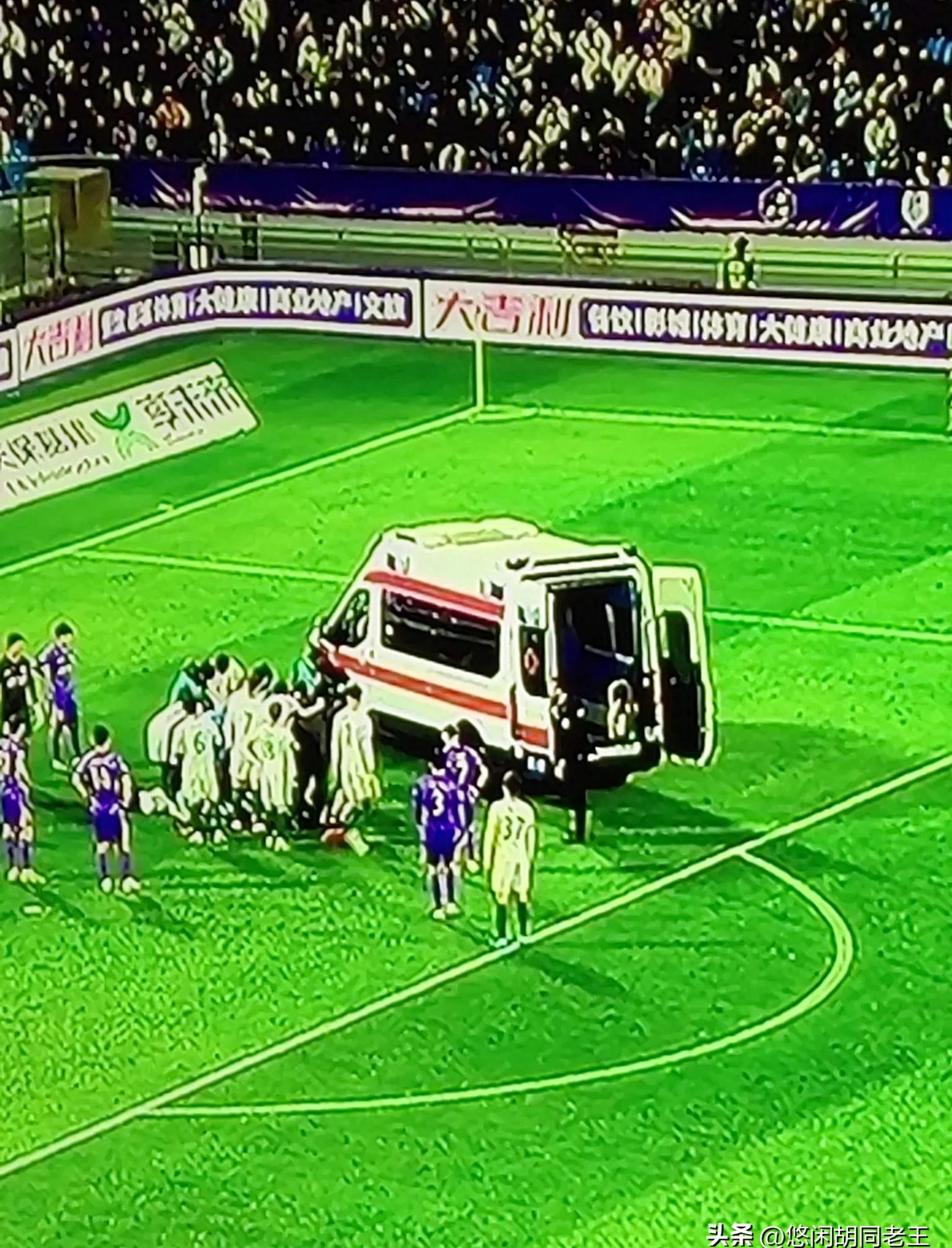 一场备受关注的比赛即将打响，吸引了众多球迷的关注的简单介绍