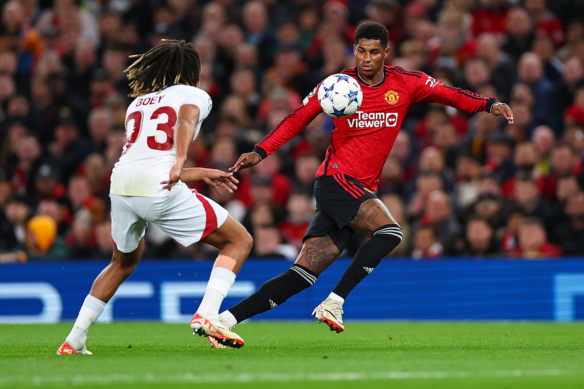 骑士时代主场逆转曼联，晋级欧冠