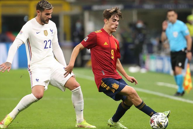 包含波兰队在欧预赛中战平奥地利的词条