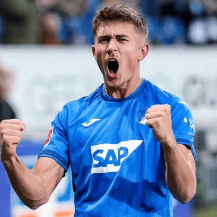 包含狼堡球员状态低迷，主帅为备战做调整的词条