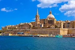 PG电子官方-马耳他游泳健将夺得金牌，光芒四射