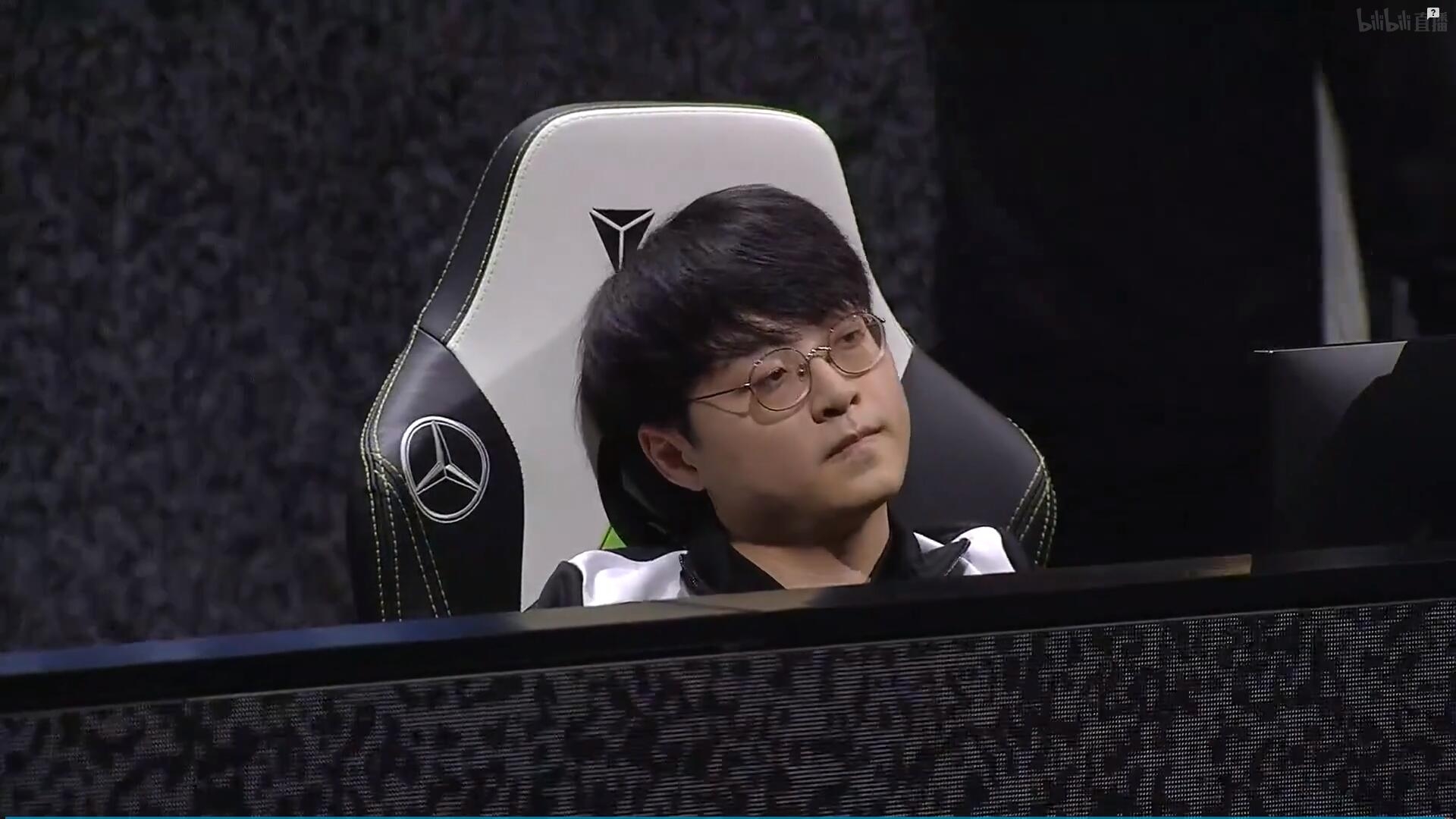 包含HLE翻盘MAD，ShowMaker开启传奇时刻强强对话小组赛，让粉丝疯狂欢呼的词条