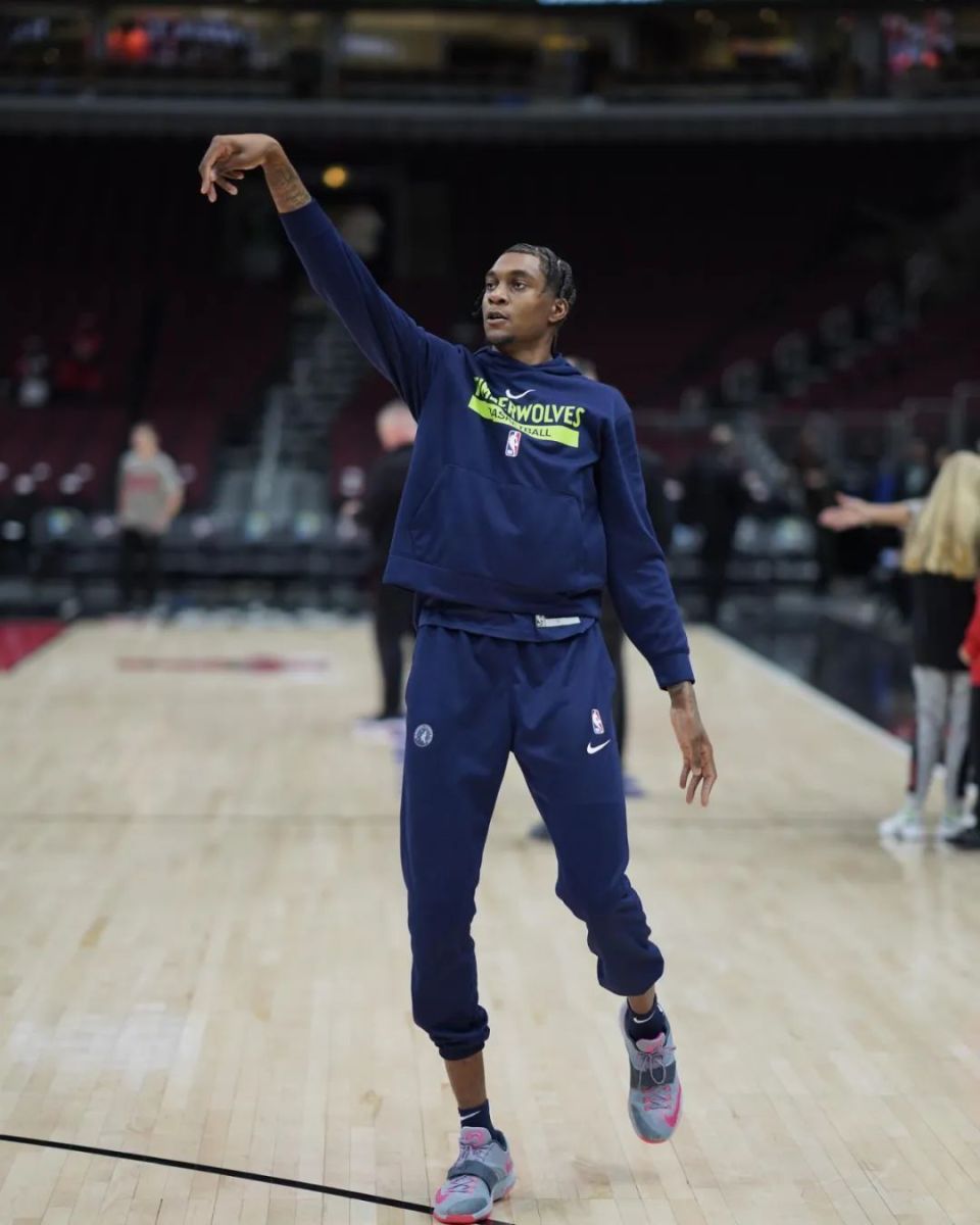 PG中国官网-湖人客场横扫太阳，戈贝尔20分创新高