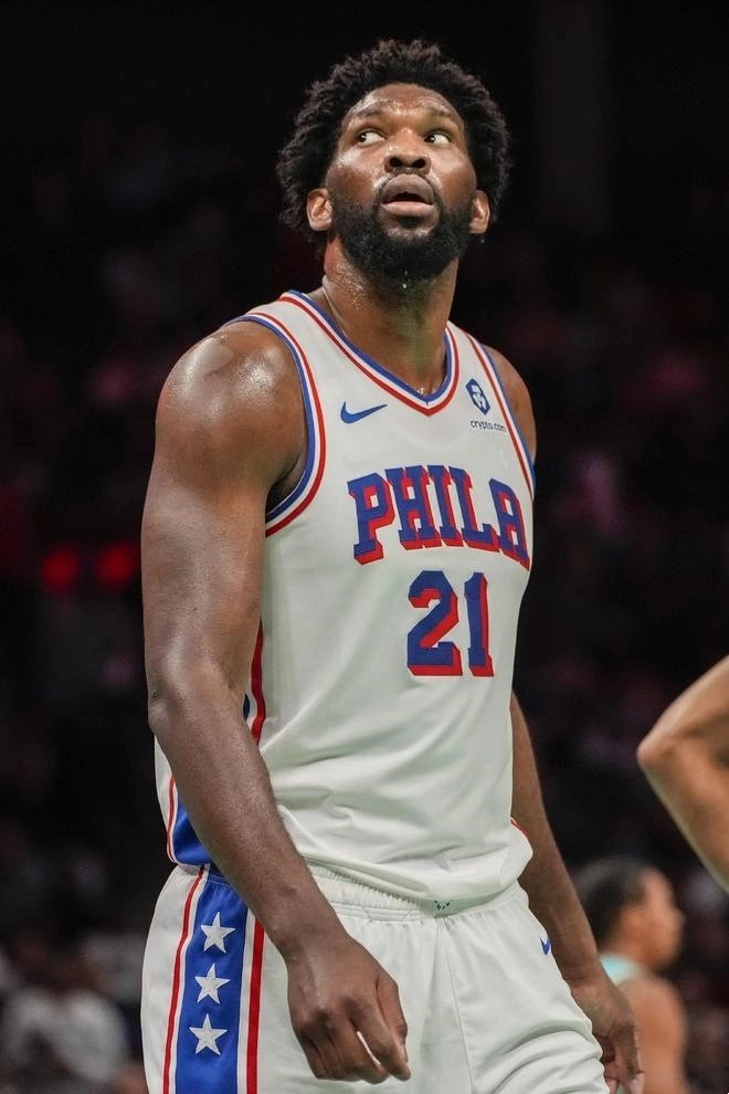 山东队轻取太阳，恩比德刷新纪录的简单介绍